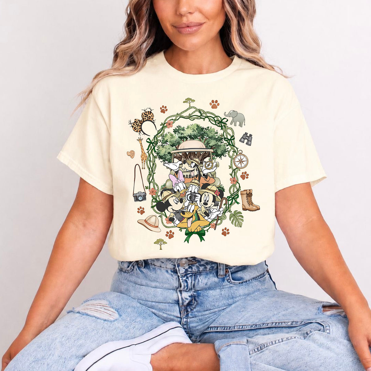 ANIMAL KINGDOM SAFARI MICKEY AND PALS T.SHIRT Design No. 121