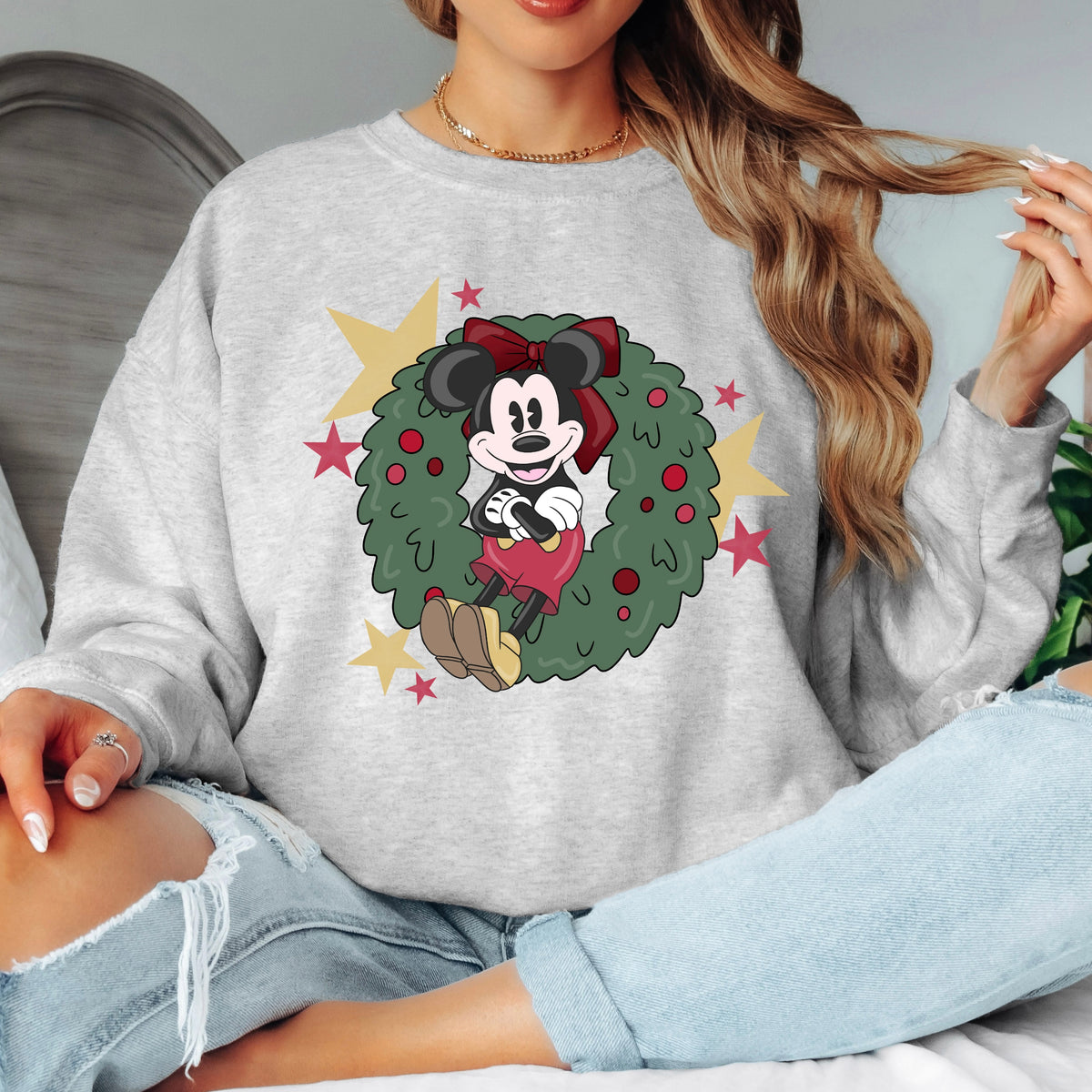 MICKEY CHRISTMAS WREATH SWEATSHIRT