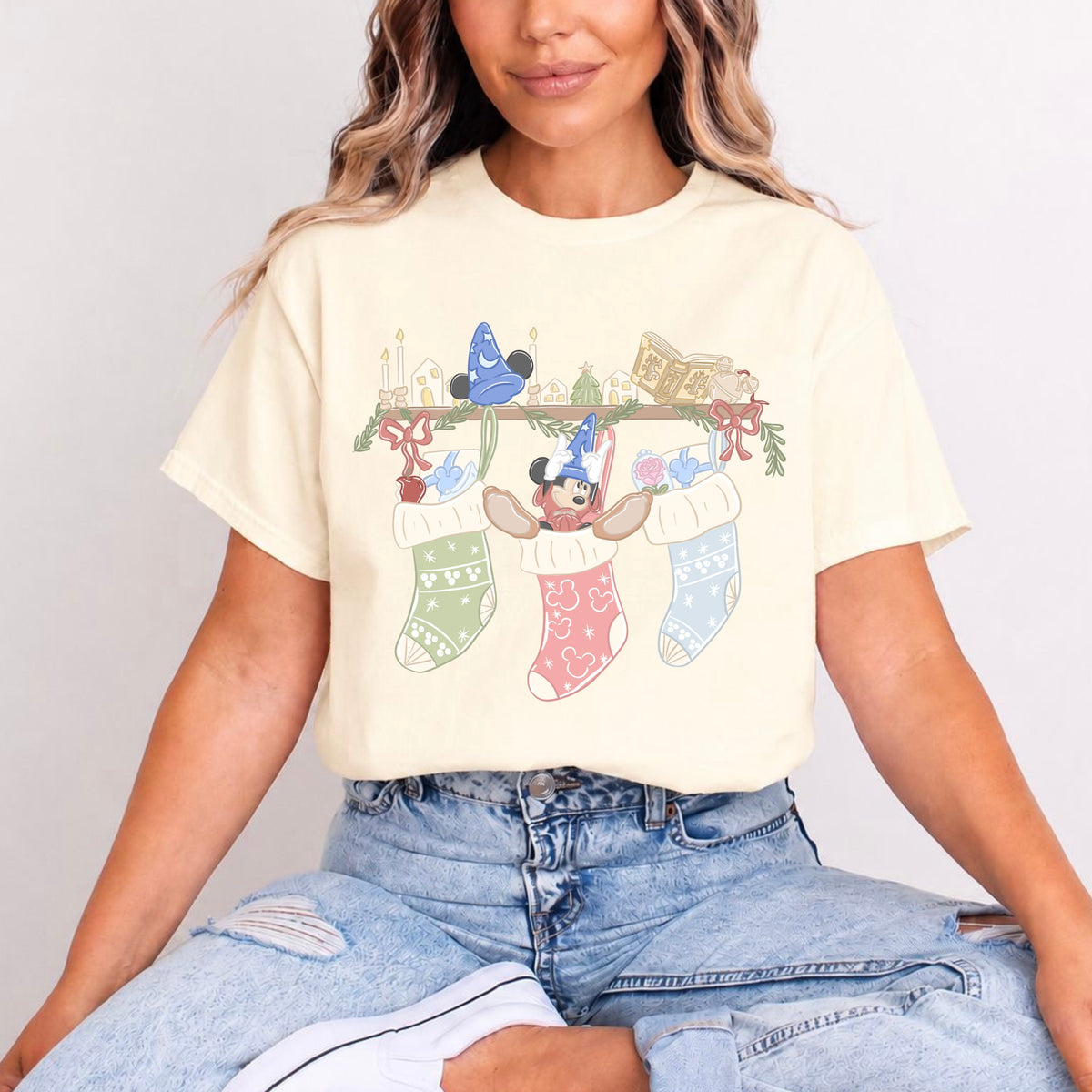 SORCERER MICKEY CHRISTMAS STOCKINGS T.SHIRT