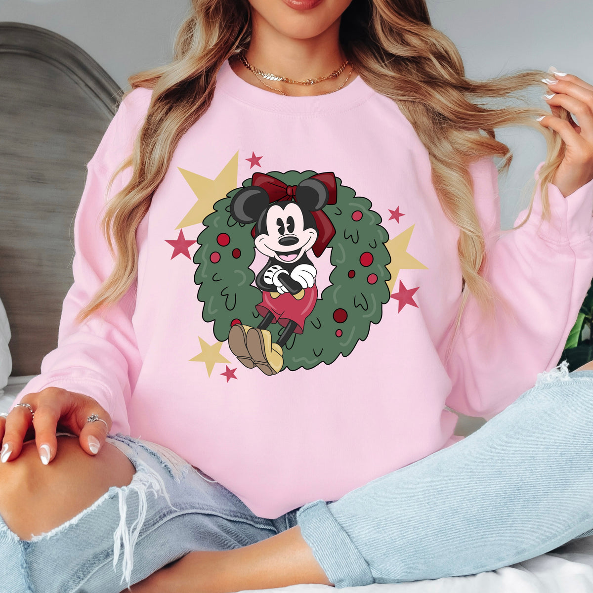 MICKEY CHRISTMAS WREATH SWEATSHIRT