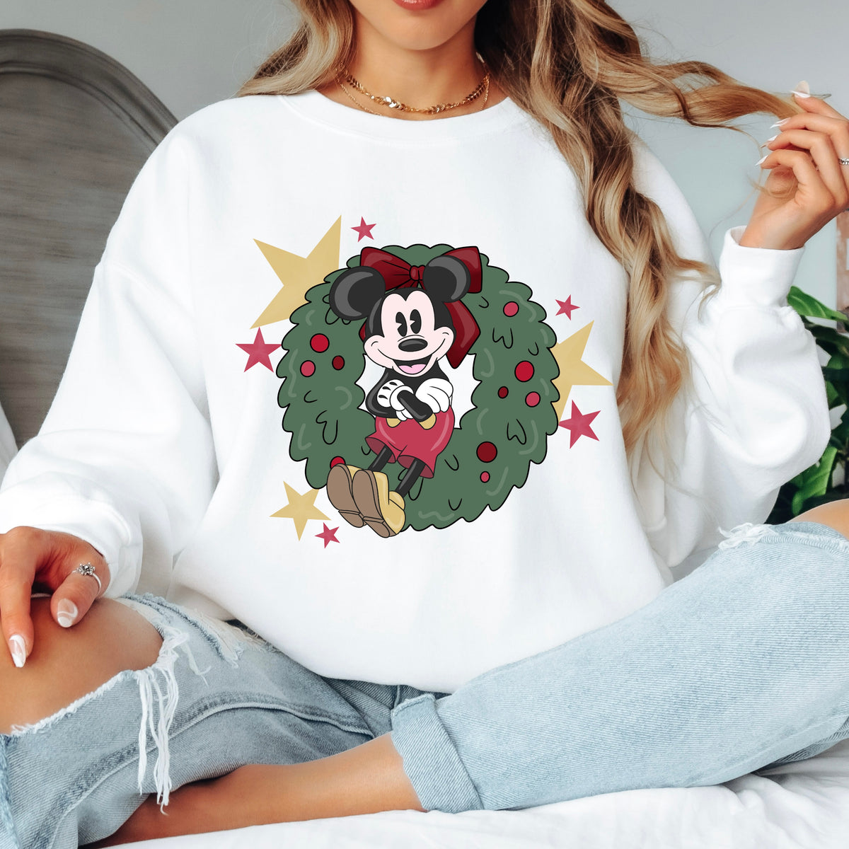 MICKEY CHRISTMAS WREATH SWEATSHIRT