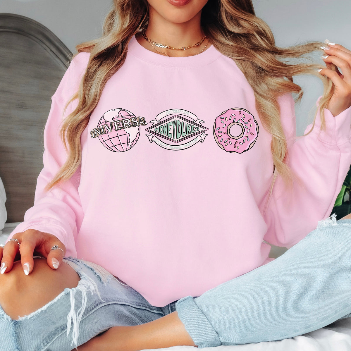 UNIVERSAL HONEYDUKES SIMPSONS PINK DOUGHNUT SWEATSHIRT