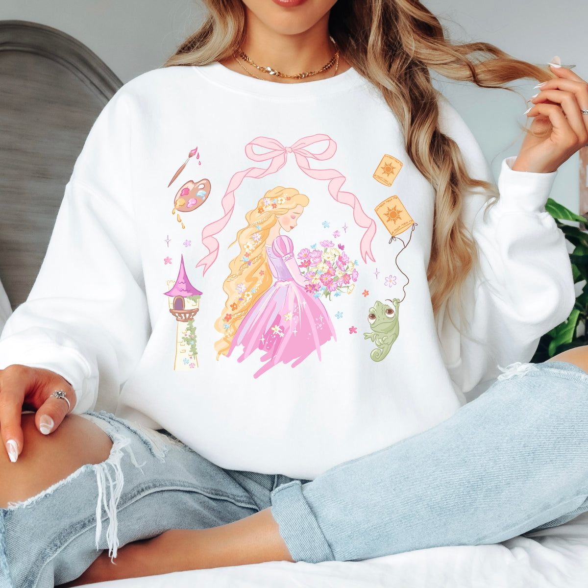 RAPUNZEL AND PASCAL SWEATSHIRT