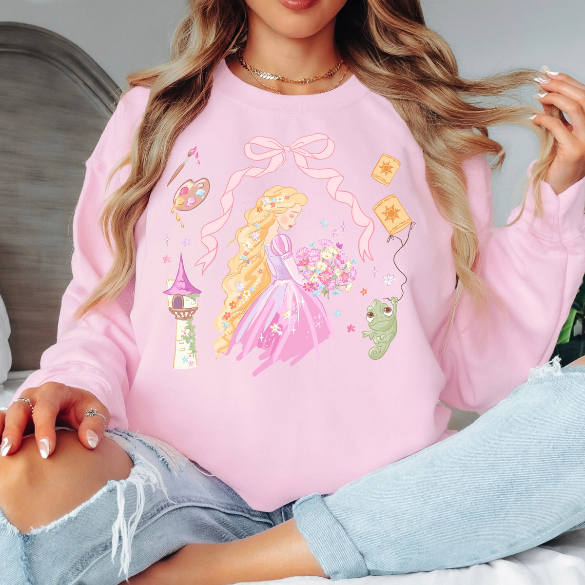 RAPUNZEL AND PASCAL SWEATSHIRT