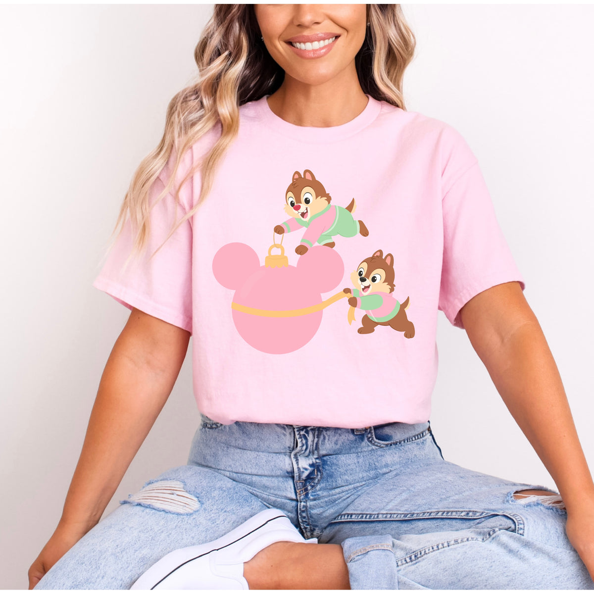 CHIP & DALE BAUBLE CHRISTMAS T.SHIRT Design No. 34