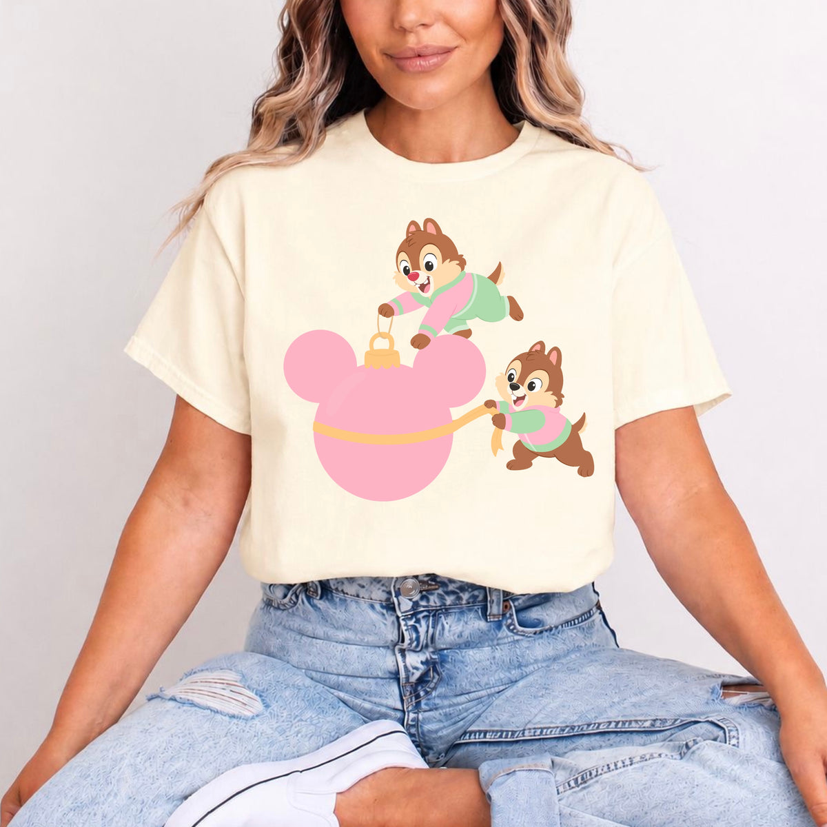 CHIP & DALE BAUBLE CHRISTMAS T.SHIRT Design No. 34